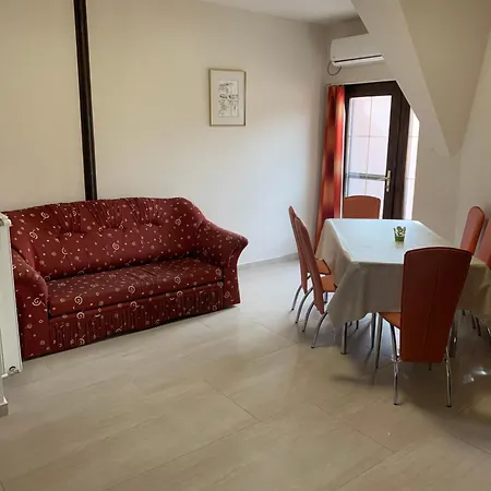 Apartment Hunor Jazminvirag
