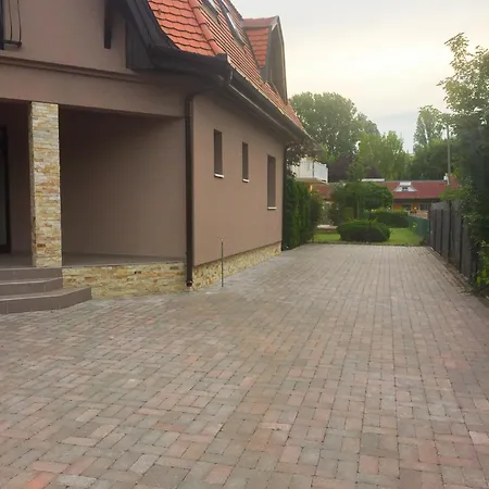 Hunor Jazminvirag * Balatonlelle